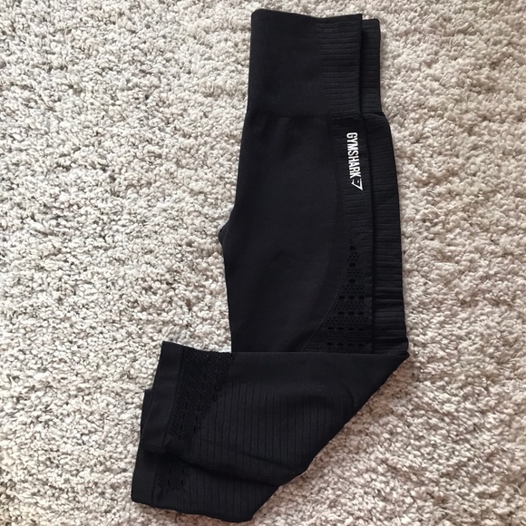 Gymshark Cropped Athletic Pants - Picture 3 of 3